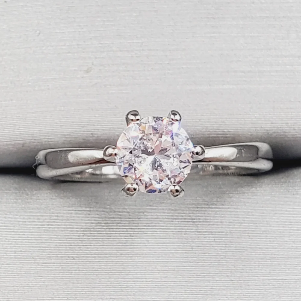 Solitaire Engagement Ring | Brilliant Round Cut | Timeless Luxury Sparkle